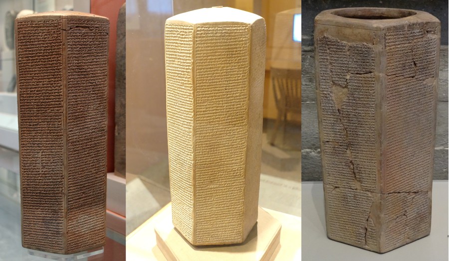 上图：西拿基立年鉴（Sennacherib's Annals）是三个主前691-689年的完整粘土棱柱，上面都刻有相同的文字，分别收藏于大英博物馆（（The Taylor Prism）、芝加哥东方博物馆（Oriental Institute Prism）和以色列博物馆（Jerusalem Prism）。这份年鉴记录了西拿基立于主前704-681年的军事行动，宣称从犹大掳走了二十万零一百五十人，攻陷了四十六所坚固城及无数的小村镇，并把希西家王如笼中之鸟关在耶路撒冷，把所占领的城镇交给了亚实突、以革伦和迦萨三个投靠亚述的非利士王。