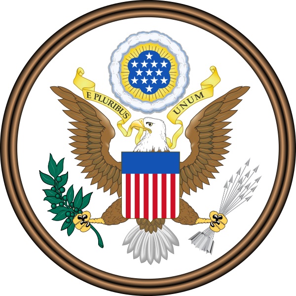 上图:美国国徽是美国国玺（Great Seal of the United States）的正面图案，1782年开始采用。图案中象征美国最初13个州的13颗五角星排列成大卫星的形状，而白头海雕左右爪分别抓着有13棵橄榄的树枝和13支箭，使人联想起雅各的预言：「约瑟是多结果子的树枝，是泉旁多结果的枝子；他的枝条探出墙外。弓箭手将他苦害，向他射箭，逼迫他。但他的弓仍旧坚硬；他的手健壮敏捷。这是因以色列的牧者，以色列的磐石——就是雅各的大能者」（创四十九22-24）。而玛拿西实际上是第13个支派，因此19世纪末作家C. A. L. Totten称之为「玛拿西之玺 Great Seal of Manasseh」。